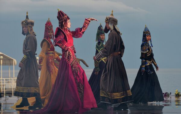 Всемирный фестиваль моды кочевников в Чолпон-Ате - Sputnik Кыргызстан