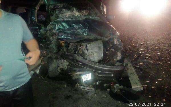 Авария произошла 22 июля около 21:20 часов на 107-м километре трассы Бишкек — Нарын — Торугарт. - Sputnik Кыргызстан