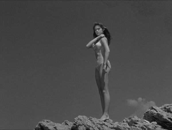 Кадр из фильма Манина, девушка в бикини - Sputnik Кыргызстан