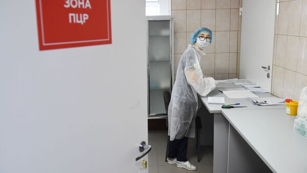 Медик в кабинете в городской клинической больницы. Архивное фото - Sputnik Кыргызстан