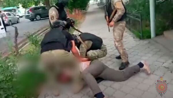 Милиция задержала телохранителя Дженго — видео от МВД - Sputnik Кыргызстан