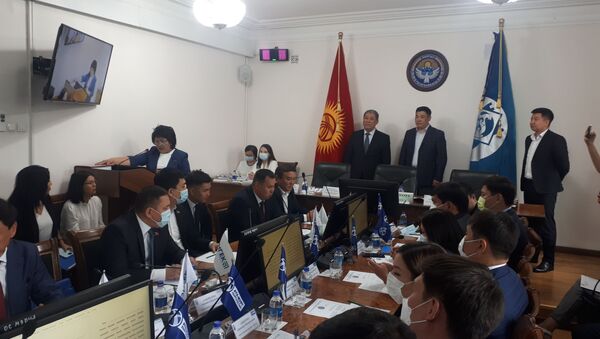 Первая сессия нового состава Бишкекского горкенеша  - Sputnik Кыргызстан