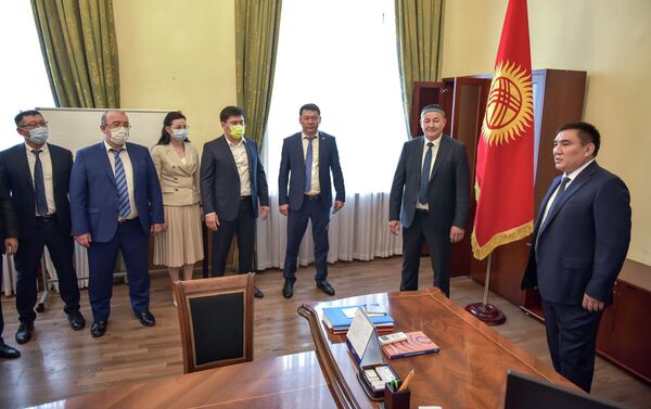 В пресс-службе мэрии сообщили, что Сарыбашов представлен коллективу. - Sputnik Кыргызстан