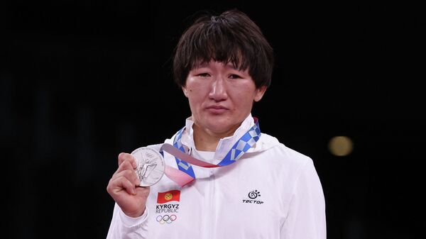 Серебряный призер Олимпийских игр в Токио-2020 Айсулуу Тыныбекова  - Sputnik Кыргызстан