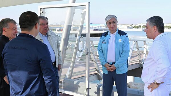 Президенты стран Центральной Азии на яхте в Каспийском море - Sputnik Кыргызстан