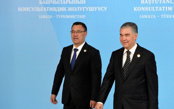 По его словам, у глав государств ЦА есть возможность обсудить многие актуальные вопросы, в том числе регионального характера, и вопросы международной повестки - Sputnik Кыргызстан