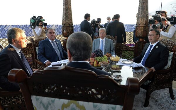 Консультативная встреча глав государств Центральной Азии проходила  5-6 августа в городе Туркменбаши (Туркменистан). - Sputnik Кыргызстан