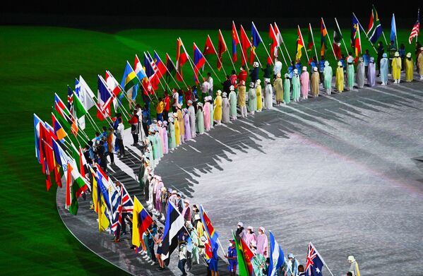  Парад атлетов на торжественной церемонии закрытия XXXII летних Олимпийских игр в Токио  - Sputnik Кыргызстан