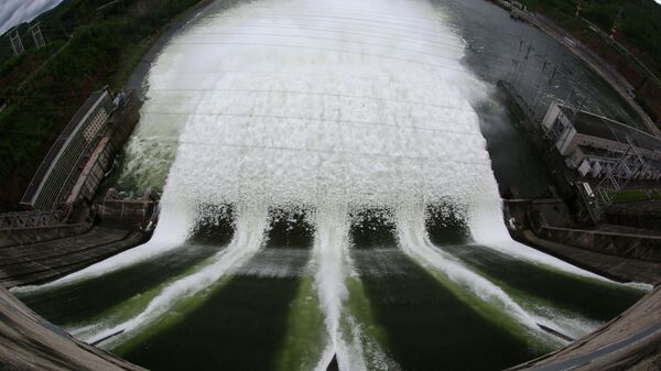 Сброс воды на ГЭС. Архивное фото - Sputnik Кыргызстан
