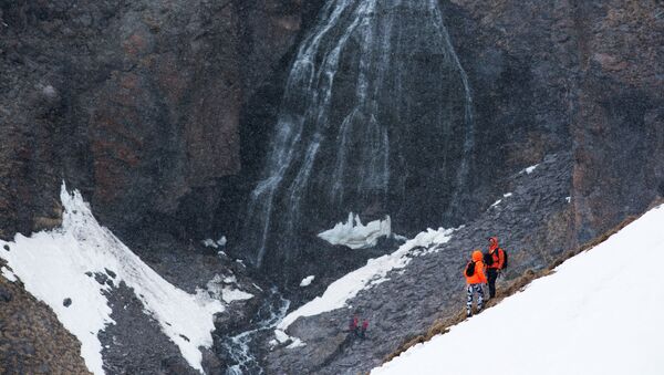 Альпинисты в горах. Архивное фото - Sputnik Кыргызстан