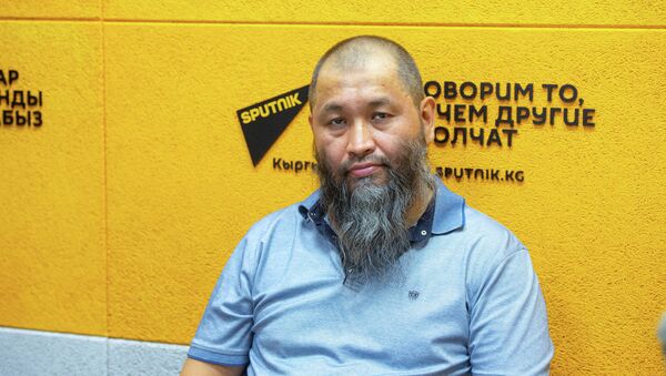 Кандидат медицинских наук, хирург-офтальмолог Алмазбек Ботбаев на радио Sputnik Кыргызстан - Sputnik Кыргызстан