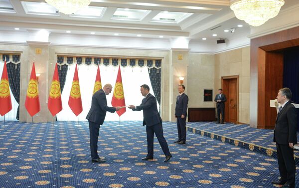 Как подчеркнул президент, за этот короткий промежуток Кыргызстан зарекомендовал себя как миролюбивый, ответственный и активный член международного сообщества и занял достойное место в мире - Sputnik Кыргызстан