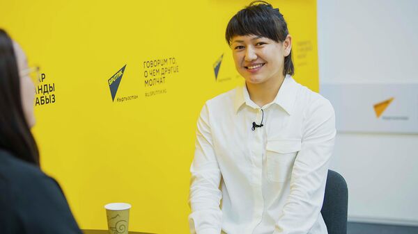 Олимпиада жылдызы Мээрим Жуманазарова менен эксклюзивдүү видеомаек - Sputnik Кыргызстан