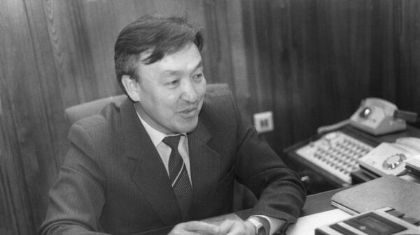 Первый секретарь комсомола Ошского облисполкома Насирдин Исанов. Ош. 1976 г. - Sputnik Кыргызстан