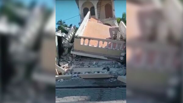 Мощное землетрясение произошло на Гаити — жертв может быть тысячи. Видео - Sputnik Кыргызстан