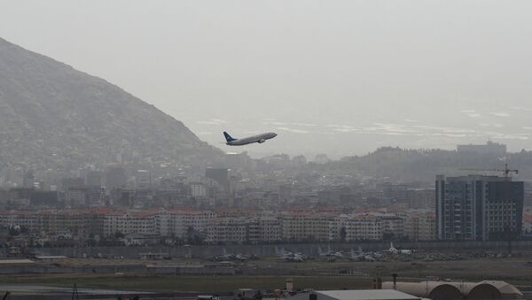 Самолет совершает взлет с аэропорта Кабула, Афганистан - Sputnik Кыргызстан