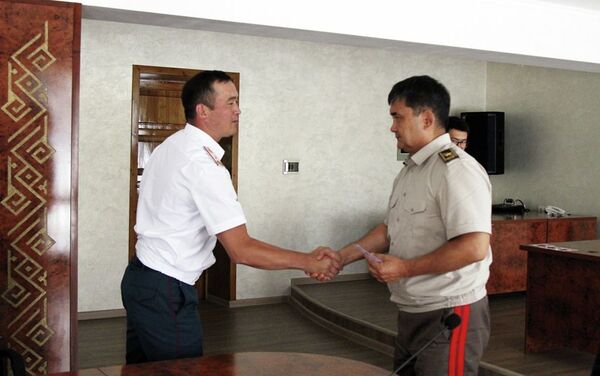 Как сообщает пресс-служба Минобороны, в текущем году около 30 выпускников этих вузов вернулись в Кыргызстан для прохождения дальнейшей службы. - Sputnik Кыргызстан