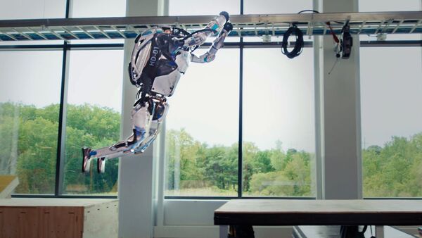 Это не компьютерная графика — паркур от роботов Boston Dynamics. Видео - Sputnik Кыргызстан