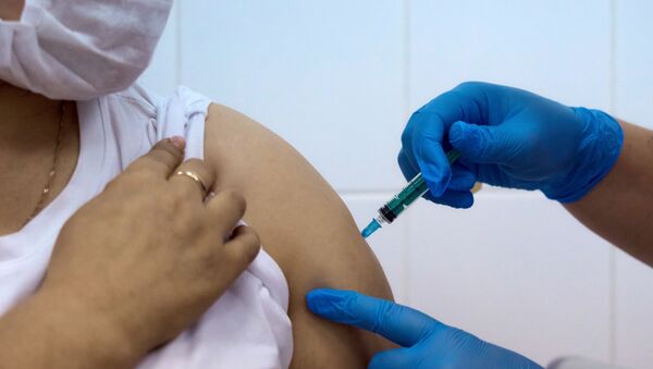 Начало вакцинации иностранцев от covid-19 в Санкт-Петербурге - Sputnik Кыргызстан