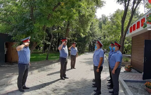 На территории парка имени Панфилова (с северной стороны здания Жогорку Кенеша, именуемого Белым домом) состоялось открытие нового отделения милиции №20 - Sputnik Кыргызстан