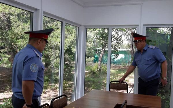 Новое отделение милиции работает с 09:00 до 22:00, в нем созданы все условия для приема граждан и туристов. - Sputnik Кыргызстан