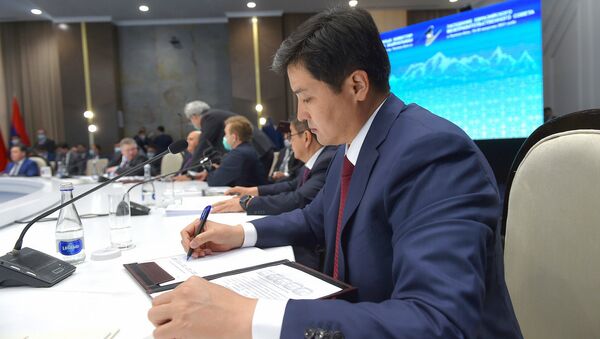 Председатель кабинета министров КР Улукбек Марипов на очередном заседании Евразийского межправительственного совета в Чолпон-Ате - Sputnik Кыргызстан