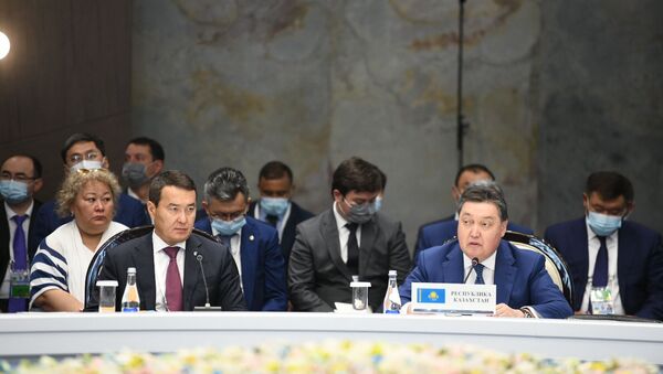 Премьер-министр Казахстана Аскар Мамин на очередном заседании Евразийского межправительственного совета в Чолпон-Ате - Sputnik Кыргызстан