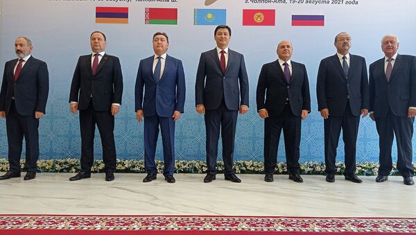 Что обсуждали премьеры стран ЕАЭС в Чолпон-Ате — все в одном видео - Sputnik Кыргызстан