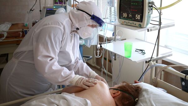 Лечение больных с Covid-19 в больнице скорой помощи в Волгограде - Sputnik Кыргызстан