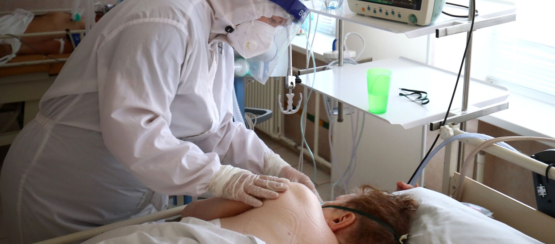 Лечение больных с Covid-19 в больнице скорой помощи в Волгограде - Sputnik Кыргызстан, 1920, 22.08.2021