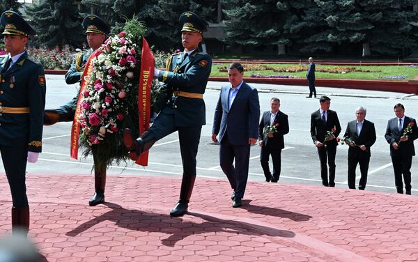Президент Садыр Жапаров на торжественном мероприятии, посвященном 120-летию со дня рождения трех выдающихся исторических личностей Кыргызстана - Sputnik Кыргызстан