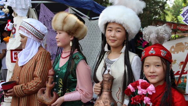 Фестиваль мастеров и дизайнеров Золотая долина в Джалал-Абаде - Sputnik Кыргызстан