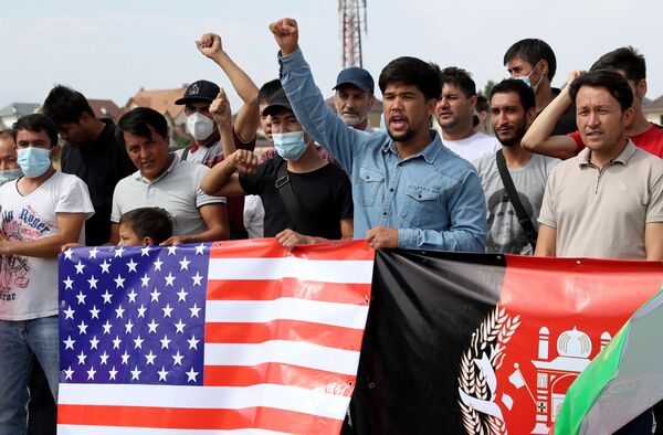 Акция протеста беженцев из Афганистана в Бишкеке - Sputnik Кыргызстан