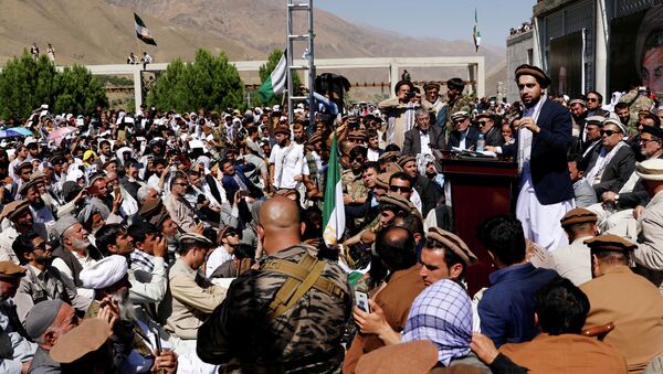 Лидер сопротивления Ахмад Масуд выступает перед своими сторонниками в провинции Панджшер, Афганистан - Sputnik Кыргызстан
