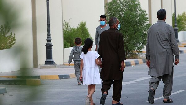Афганские беженцы в центре Дохи (Катар) - Sputnik Кыргызстан