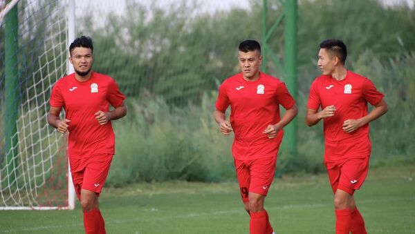 Учебно-тренировочные сборы сборной Кыргызстана по футболу - Sputnik Кыргызстан