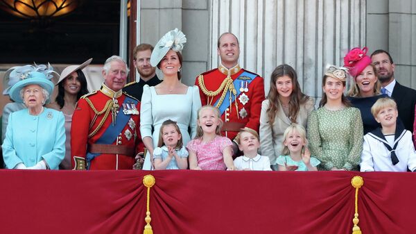 Члены королевской семьи в Лондоне - Sputnik Кыргызстан