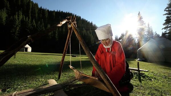 Аял — үйдүн куту. Кыргыз аялынын табиятын көрсөткөн майрамдык ролик - Sputnik Кыргызстан