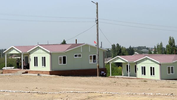 Новые жилые дома для семей в селе Максат Лейлекского района - Sputnik Кыргызстан