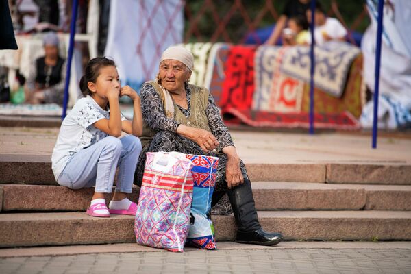 Фестиваль вызвал неподдельный интерес как у старшего, так и у молодого поколения - Sputnik Кыргызстан