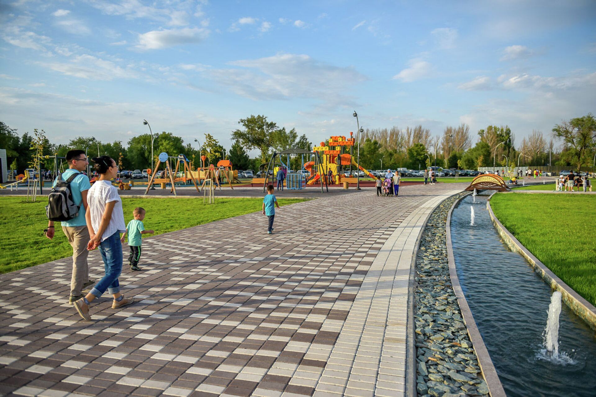 Открытие нового парка Ынтымак в Бишкеке - Sputnik Кыргызстан, 1920, 22.09.2023