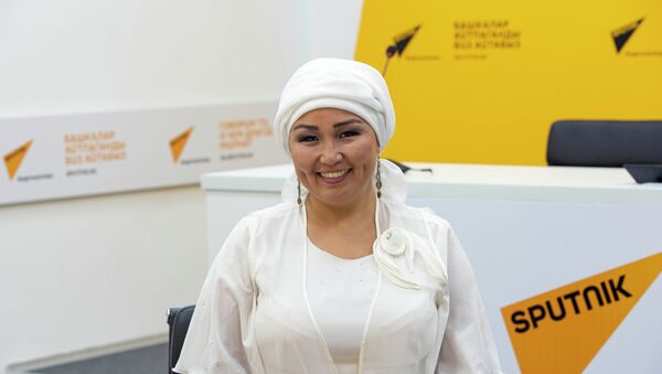 Дочь комузиста Нурака Абдрахманова, мелодистка Ширин Абдрахманова - Sputnik Кыргызстан