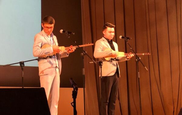 В Москве состоялся большой праздничный концерт, посвященный 30-летию независимости Кыргызстана - Sputnik Кыргызстан