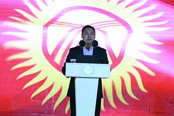 Он отметил, что мечтания кыргызского народа о независимости связаны с таласской землей и священным духом Манаса Великодушного - Sputnik Кыргызстан