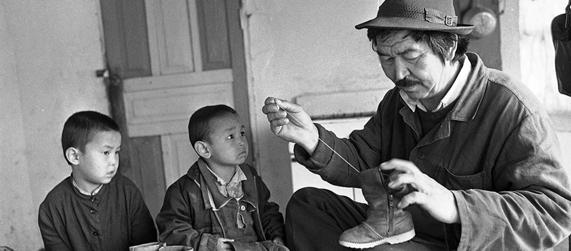 Архивные кадры первых лет независимого Кыргызстана - Sputnik Кыргызстан, 1920, 31.08.2021