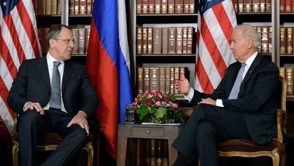Встреча вице-президент США Джозефа Байдена и министра иностранных дел РФ Сергея Лаврова - Sputnik Кыргызстан