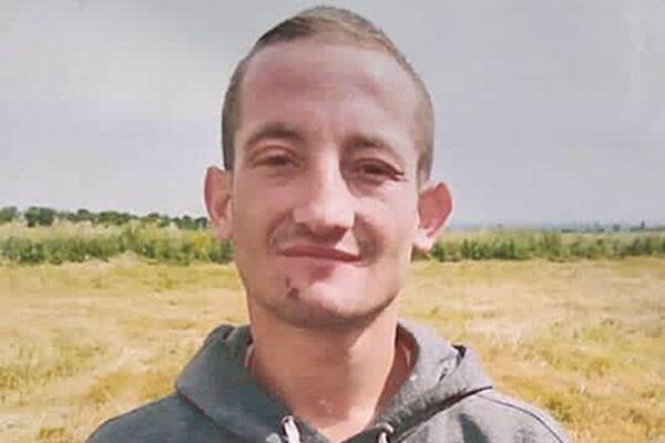24-летний Иван Литвинов пропал 29 июня. Он вышел с территории социальной деревни в селе Мураке Московского района и не вернулся - Sputnik Кыргызстан
