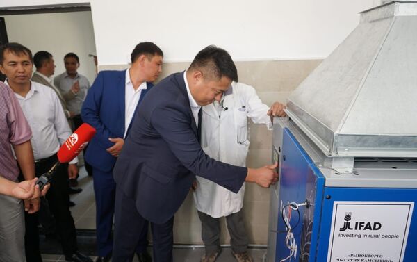 В Кыргызстане открылся завод по производству жидкого азота на государственной племенной станции Элита по искусственному осеменению сельскохозяйственных животных - Sputnik Кыргызстан
