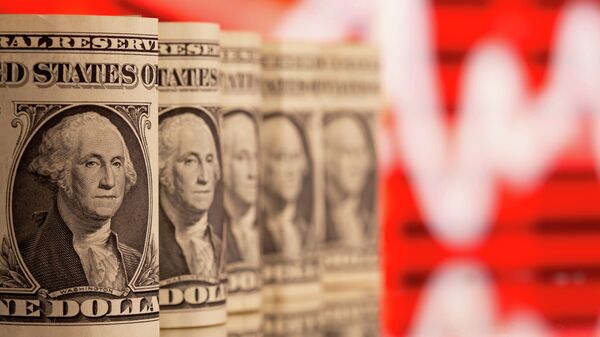 Доллары США на фоне графика. Архивное фото - Sputnik Кыргызстан