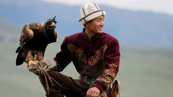 Участник охотничьего фестиваля Салбурун в ущелье Кырчын - Sputnik Кыргызстан